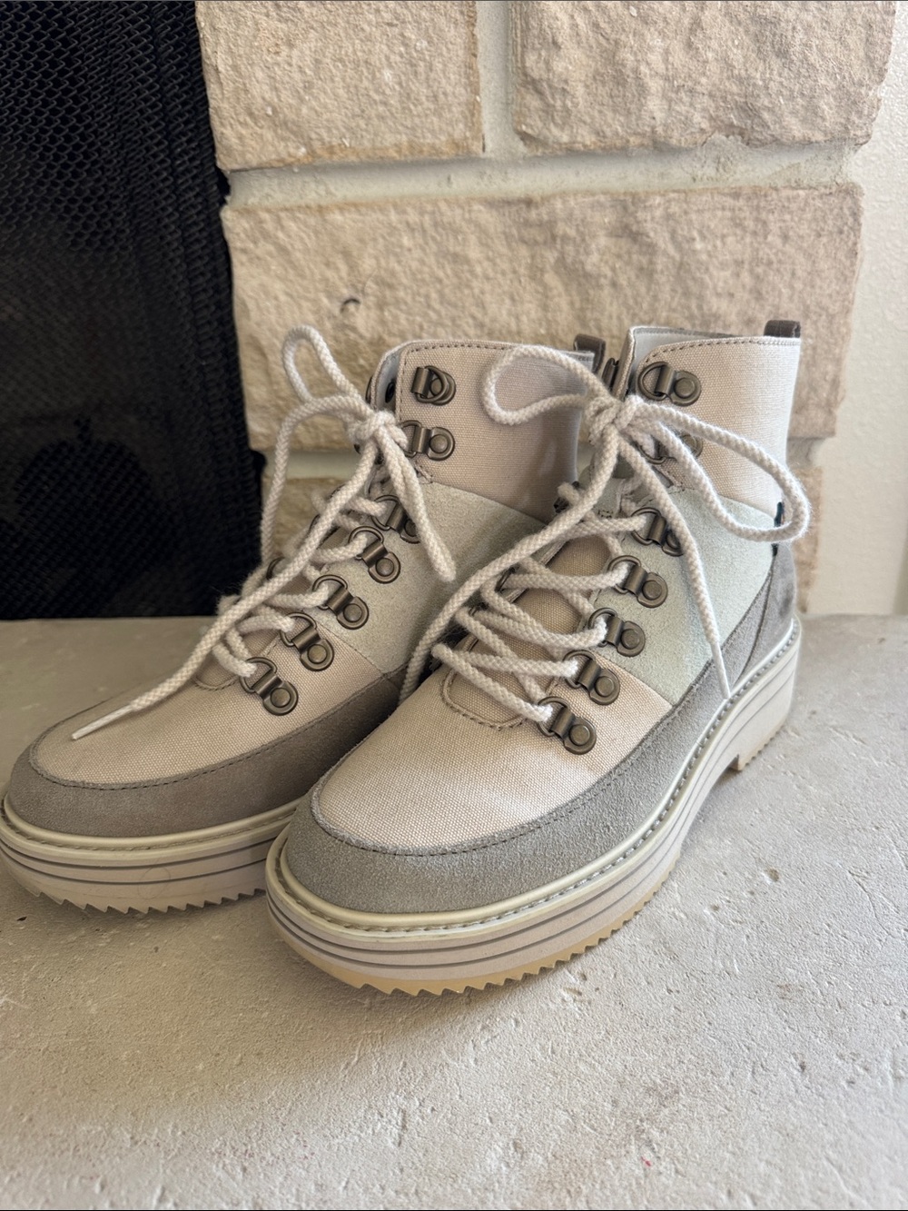 Teva Women’s Neutral Platform Hiker Boots - Light Gray Tan